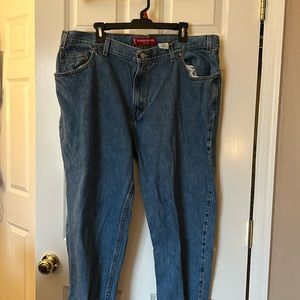 Levi’s 550s (22s) classic relaxed fit medium wash 100% cotton jeans